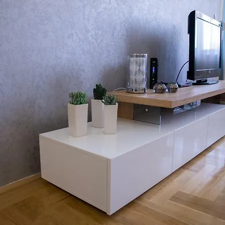Perla Lux *