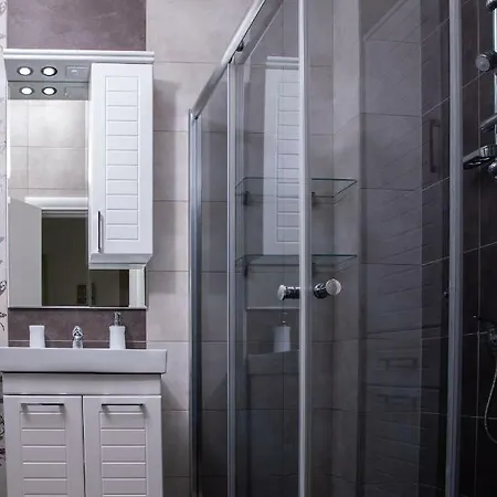 Perla Lux 公寓 阿然德洛维克