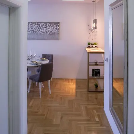 Perla Lux *