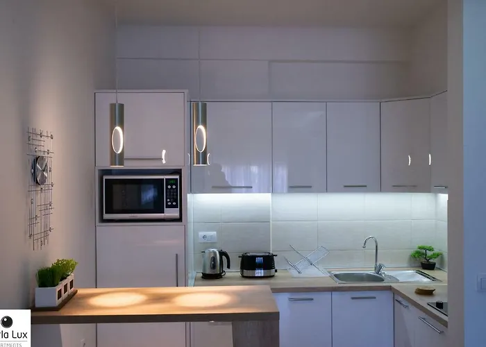 Perla Lux أراندجيلوفاك